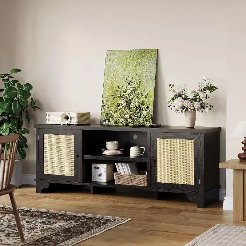 TV-Bank aus Rattan, passend für Fernseher bis 70 Zoll, Entertainment-Center mit 2 Schränken und offenen Regalen, Medienkonsole aus Holz für das Wohnzimmer