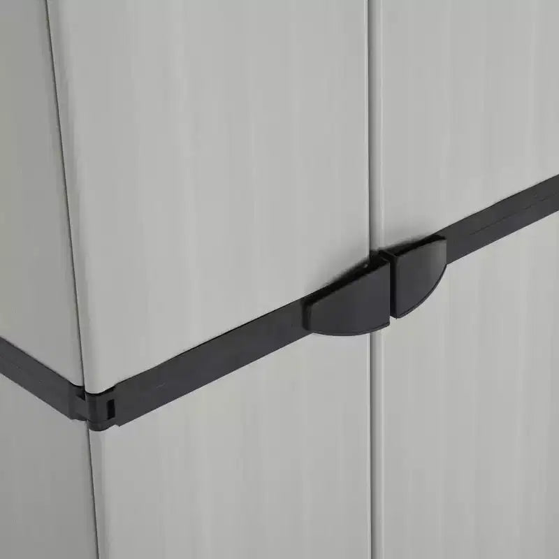 Gartenschrank für draußen – Kompaktes grau-schwarzes PVC-Design mit 3 Regalböden und abschließbaren Türen – 68x40x168 cm