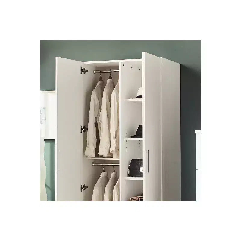 Moderner Holzschrank mit Kleiderstangen und fünf Regalböden in Weiß