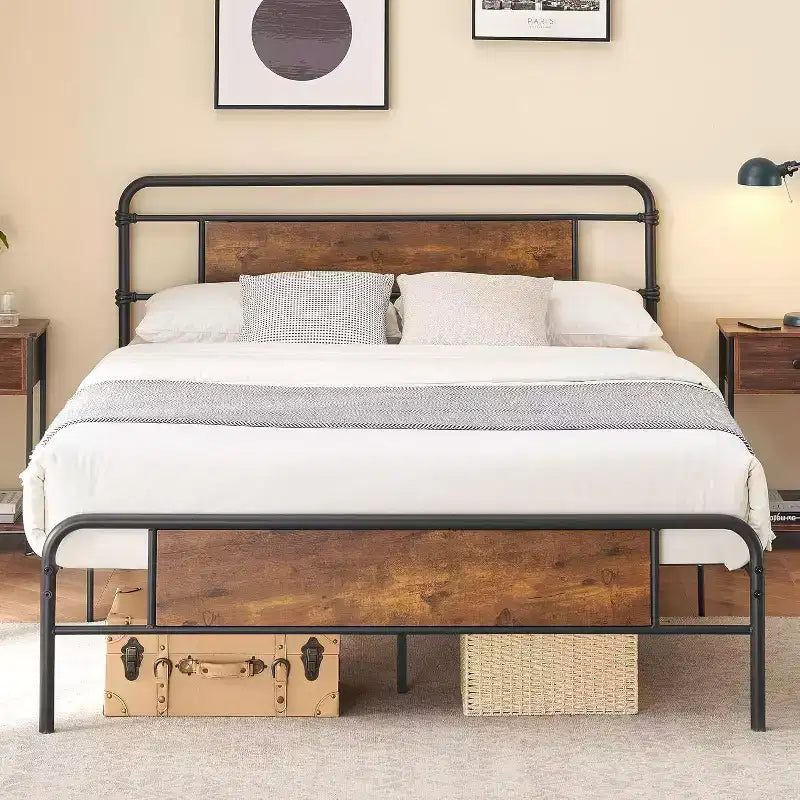 Plattform-Bettgestell Queen Size, rustikales Vintage-Kopfteil aus Holz, stabile Metalllatten, Matratzenauflage, kein Boxspringbett erforderlich