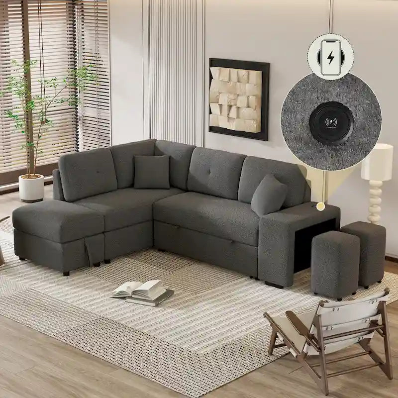 Roomfitters Schlafsofa-Eckgarnitur mit Stauraum-Ottomane, zwei Wurfkissen, zwei Hockern, kabellosem Ladegerät