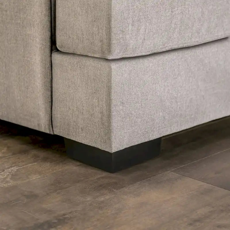 Ilka Übergangs-Chenille Ecksofa mit ausgestellten Armlehnen von Furniture of America