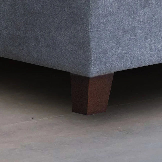 Diego 103,5 Stoff-Ecksofa mit Ottomane rechts, Stauraum-Hocker und 2 Akzentkissen