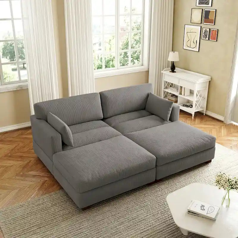 Modernes Cord-Sofa mit Armlehnenkissen