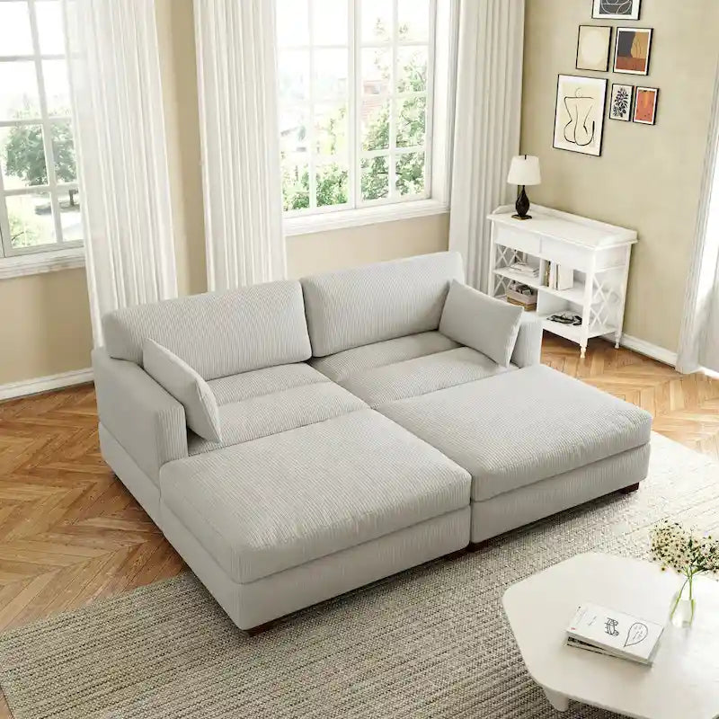 Modernes Cord-Sofa mit Armlehnenkissen