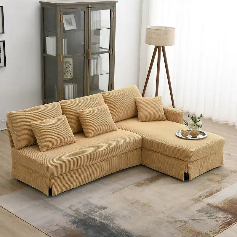 Modernes 4-Sitzer Ecksofa mit umstellbarer Récamiere und Kissen