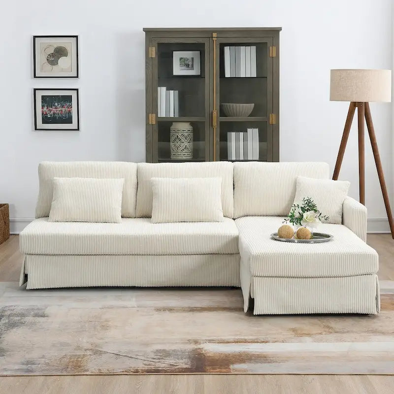 Modernes 4-Sitzer Ecksofa mit umstellbarer Récamiere und Kissen