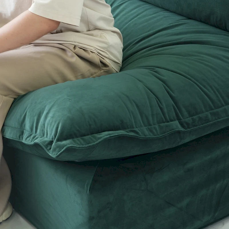 3-Sitzer Samtsofa Cloud Sectional, Daunenfeder breite tiefe Sitzfläche modulares Sofa