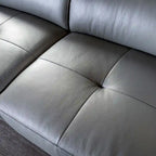 Furniture of America Jacques Modernes, niedriges L-förmiges Ledersofa mit Chaise Longue